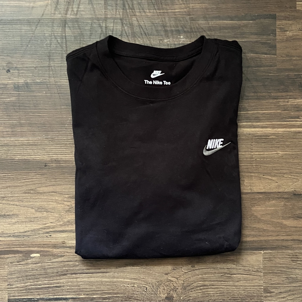 Nike Men’s Black Tee ⚫️